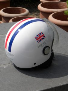 Aston Martin Helm