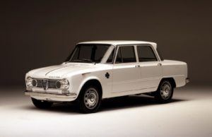 De geliefde Giulia was belangrijk voor de groei van Alfa Romeo. De nummer vijf van de lijst der iconische Alfa's begroet morgen eindelijk haar spirituele opvolger. Foto: Alfa Romeo