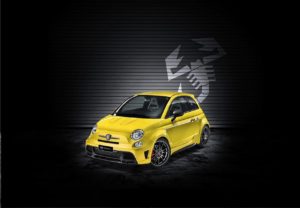 In een beperkte oplage van 133 stuks betoont deze Abarth 695 Biposto Record eer aan de naamgever. Foto: Abarth/FCA