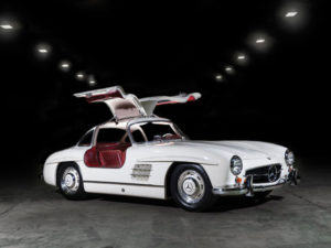 Ook een ander jaren vijftig icoon uit Baden-Württemberg wordt door RM Sotheby's in Parijs geveild: deze schitterende Gullwing. Foto: RM Sotheby's.