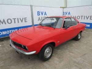Eén van de 35 te veilen "Kavels": een Opel Manta A uit 1971. Foto: BVA Auctions