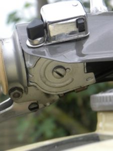 Een Kreidler ei-tank Nederlandse Floretts hebben hun historie. In geen land ter wereld waren er omstreeks de jaren zestig zoveel bromfietsen per inwoners als in Nederland. Geen wonder dat een grootproducent als Kreidler daar voor wel wat aanpassingen wilde doen.