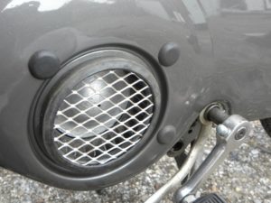 Een Kreidler ei-tank Nederlandse Floretts hebben hun historie. In geen land ter wereld waren er omstreeks de jaren zestig zoveel bromfietsen per inwoners als in Nederland. Geen wonder dat een grootproducent als Kreidler daar voor wel wat aanpassingen wilde doen.