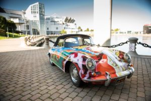Ook de psychedelisch beschilderde Porsche 356 C Cabriolet van Janis Joplin werd door RM Sotheby;s geveild. Afbeelding: RM Sotheby's, foto gemaakt door Darin Schnabel, 2015