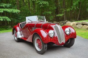 Zeldzaam. Maar prominent aanwezig in Maastricht. Zowel op de thematentoonstelling "100 jaar BMW" als in de veilingcollectie van Coys vervulde de BMW 328 een rol van betekenis. Afbeelding: Coys