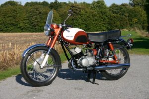 De Yamaha YDS 1 is één van de historische tweewieler attracties in Bremen. Afbeelding: MESSE BREMEN/Stefan Knittel