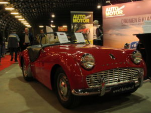 Wij waren present in Drachten. Deze fraaie Triumph TR3 A van Hofman uit Leek vergezelde onze stand. Afbeelding: Erik van Putten