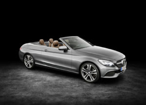 De rijke traditie van open auto's wordt door Mercedes Benz met verve voortgezet. Dit is de nieuwe C-Klasse cabriolet. Afbeelding: Daimler