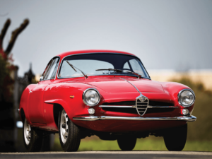Deze prachtige Giulia Sprint Speciale is één van de vele Italianen in het veilingaanbod in Monaco. Afbeelding: RM Sotheby's