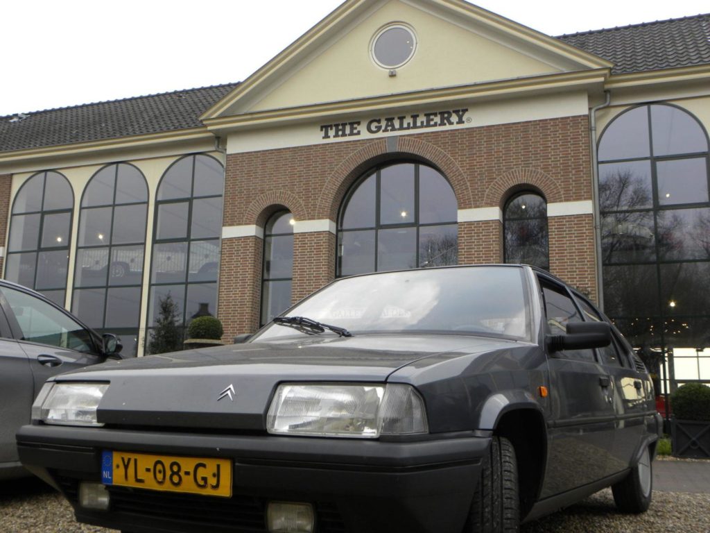 Moeilijk opstaan van Hydrauliques - Auto Motor Klassiek