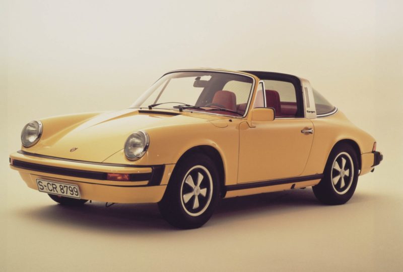 De 911 Targa van 1974 in tijdgeestcorrespenderende trim. Foto: Pon