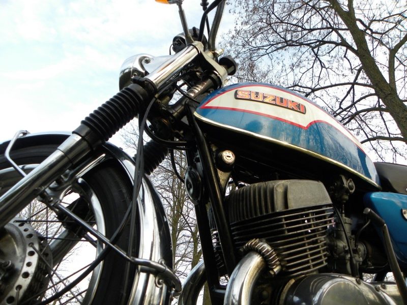 Suzuki T500