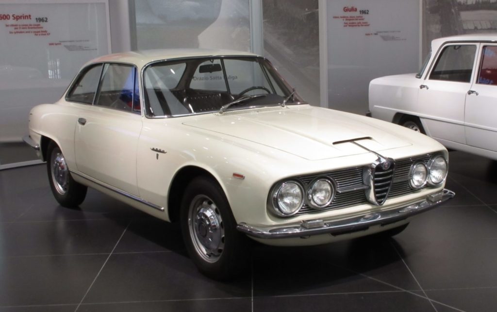 Alfa Romeo 2600 Sprint. Een ingetogen grootheid van Bertone. - Auto Motor Klassiek
