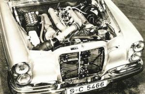 De M 100 E63 krachtbron gaf de topversie van de W109 een groot prestatiepotentieel. Afbeelding: Daimler AG