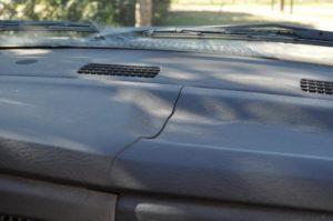 scheuren in het dashboard