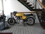 Een Laverda met glitters.