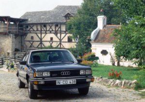 Het op de tweede generatie van de Audi 100 gebaseerde topmodel- de 200 uit het begin van de jaren tachtig- werd uitgerust met de vijfcilinder Turbomotor. Afbeelding: Audi