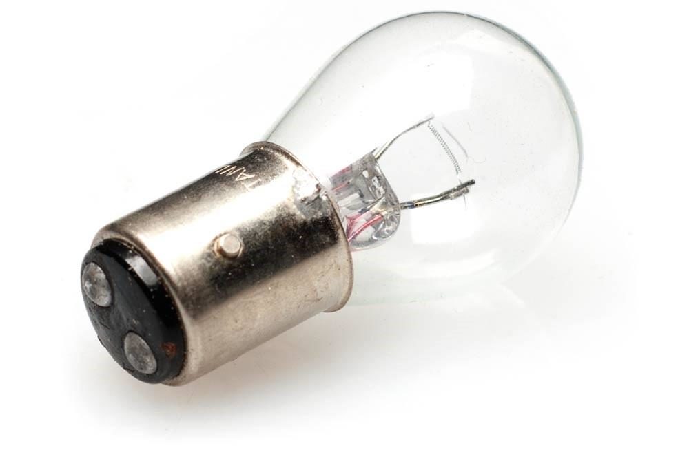 6 V, 12 V, halogeen, LED. En terug?