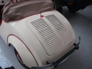 Rovin is een historisch merk van motorfietsen. Ets. R. de Rovin, Asnières, later Paris (1920-1934). Robert de Rovin was een bekende motor- driewieler- en autocoureur die veel modellen met 100- tot 248 cc tweetakten en 174- tot 499 cc viertakten bouwde. De blokken kwamen onder andere van JAP en MAG. In 1929 nam de Rovin San-Sou-Pap over en na 1945 bouwde hij kleine auto’s.