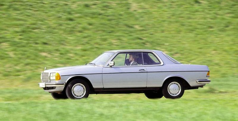 Mercedes-Benz C123 coupé in de C 123 (1977 tot 1985) modelreeks. Foto uit 1980.