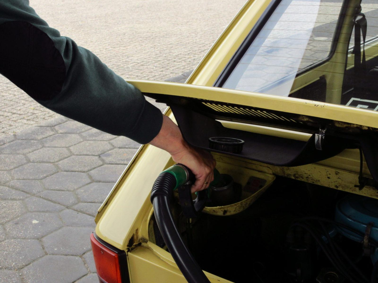 Fiat 133 vulopening tank
