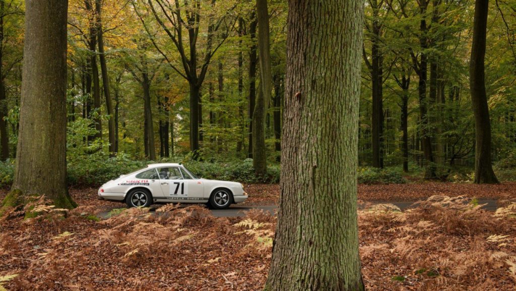 Porsche 911 R nummer 16 - Auto Motor Klassiek