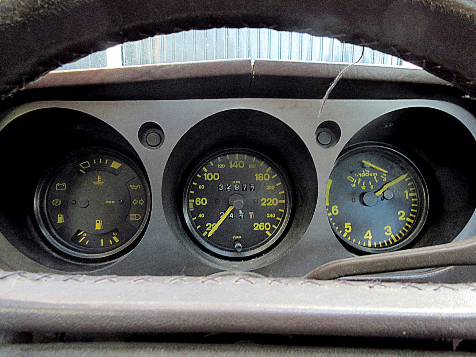 Porsche 944