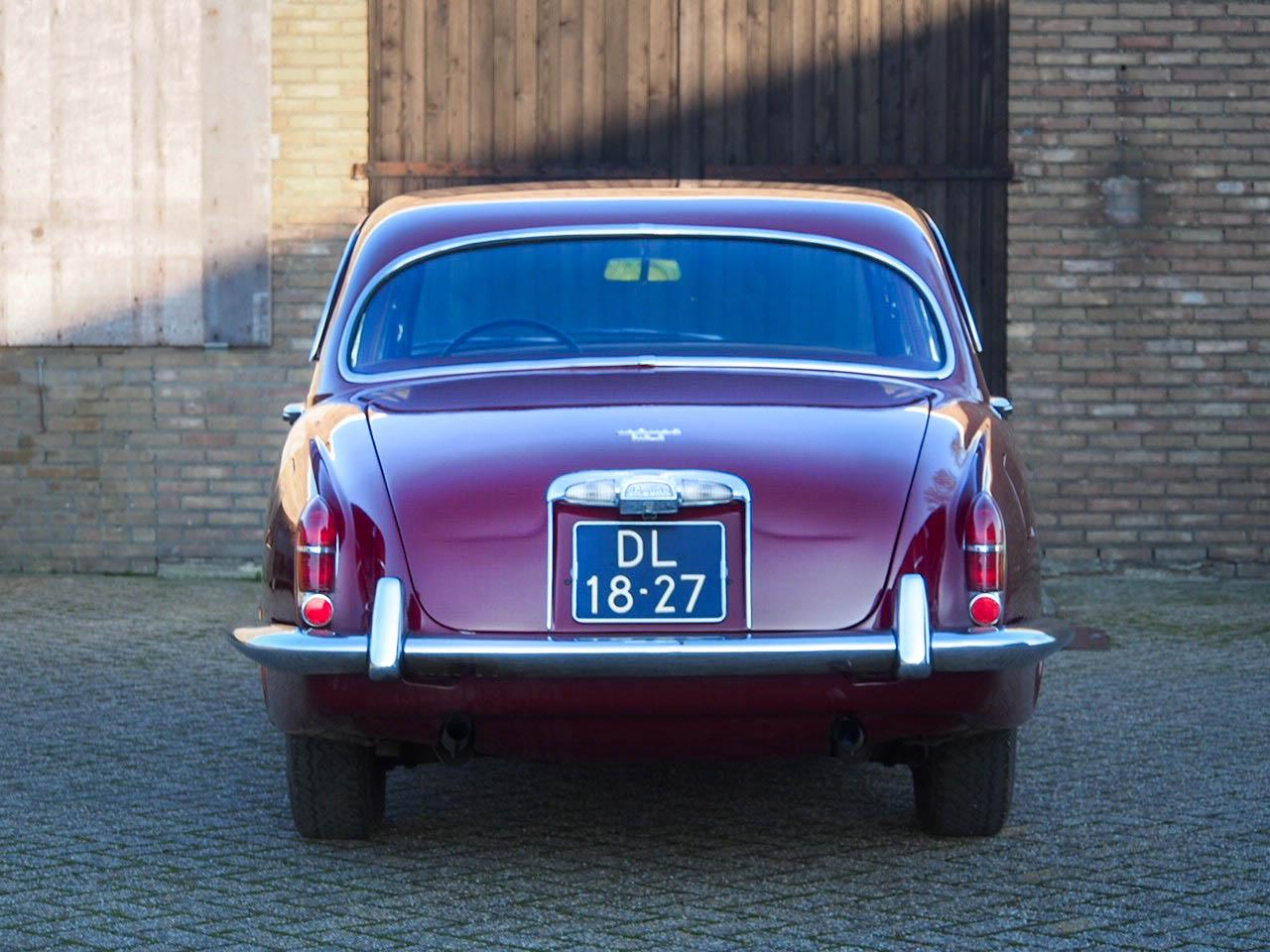 Jaguar S-Type 3.8
