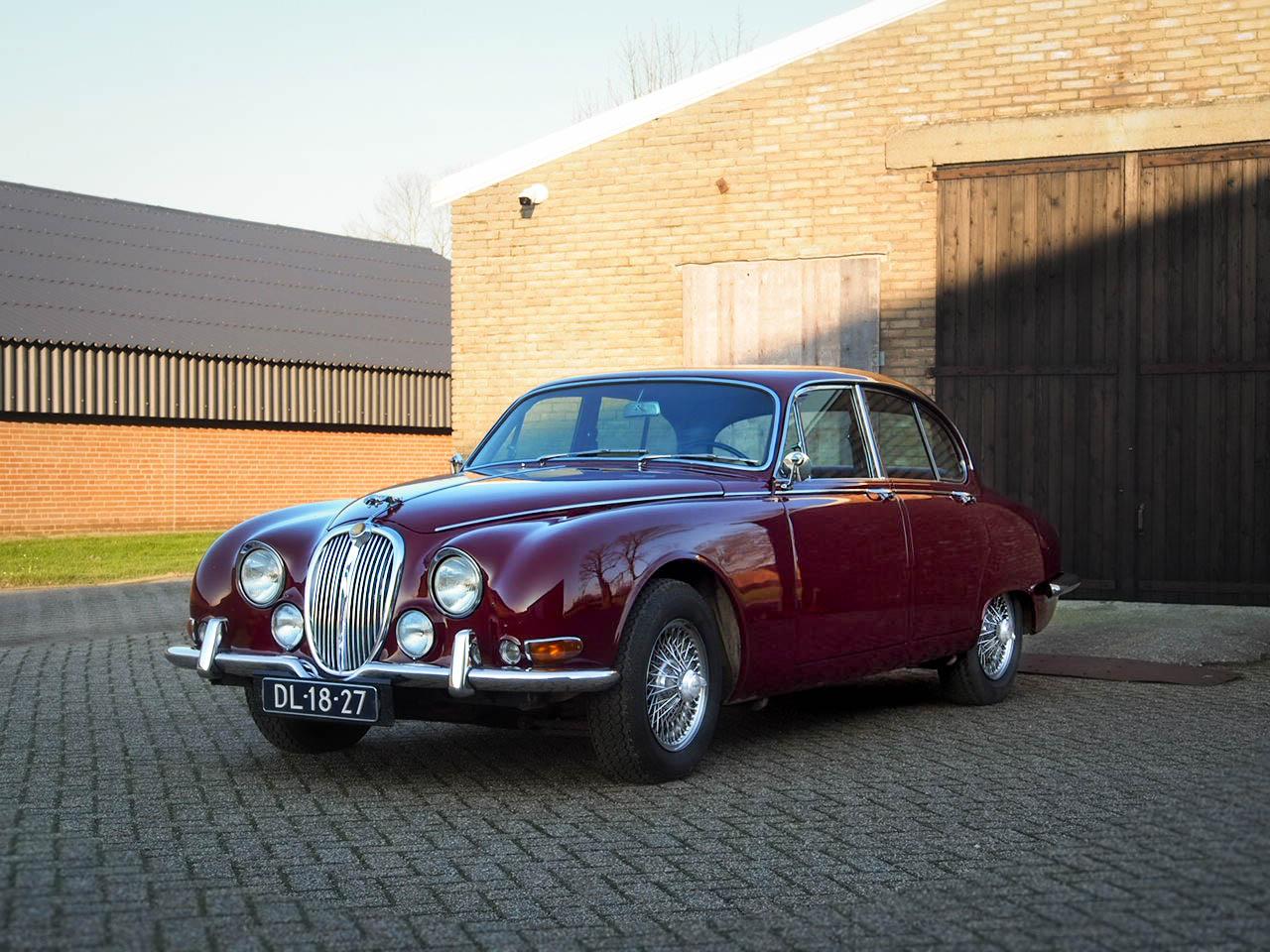 Jaguar S-Type 3.8