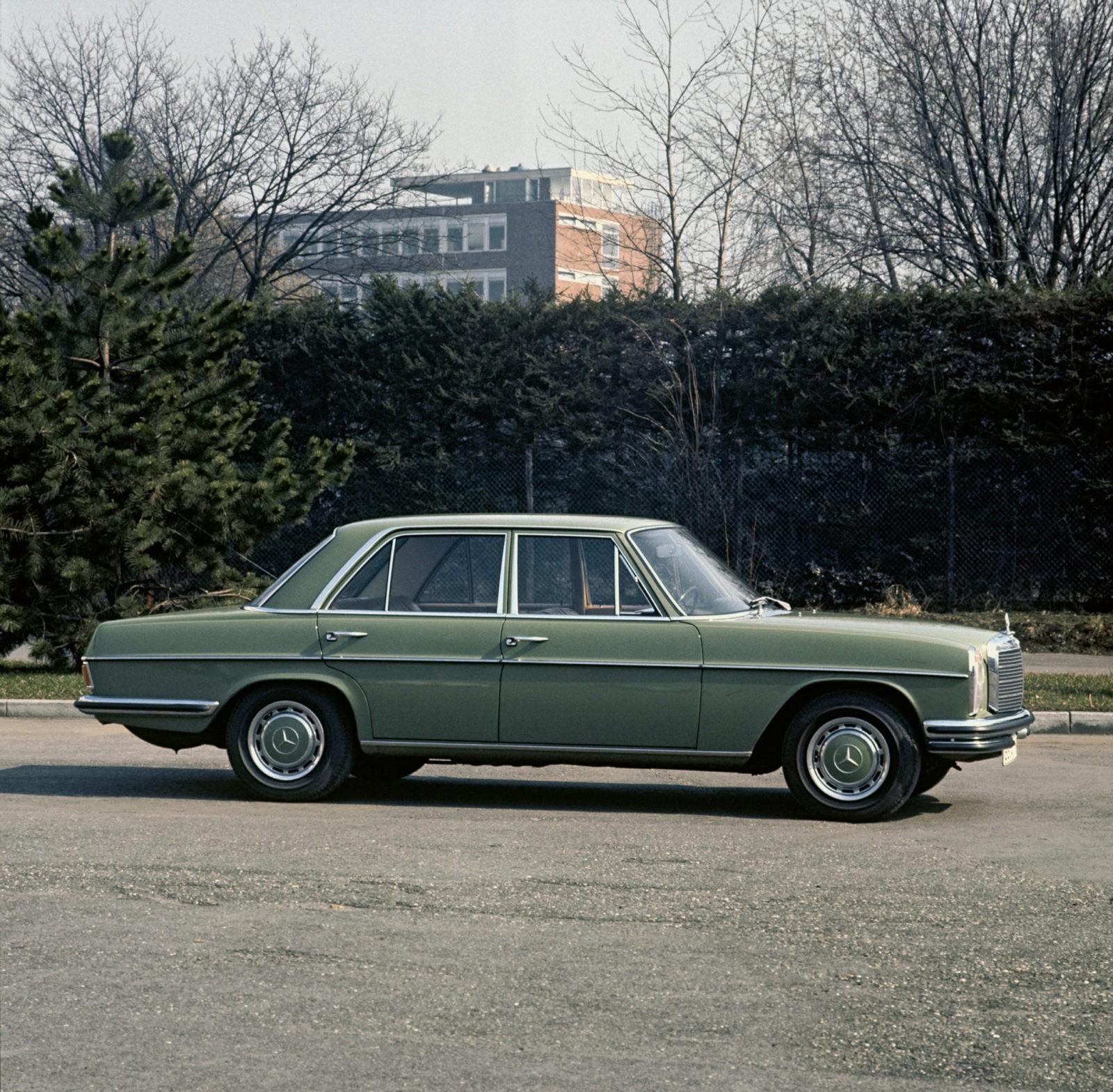 Mercedes-Benz W114/W115