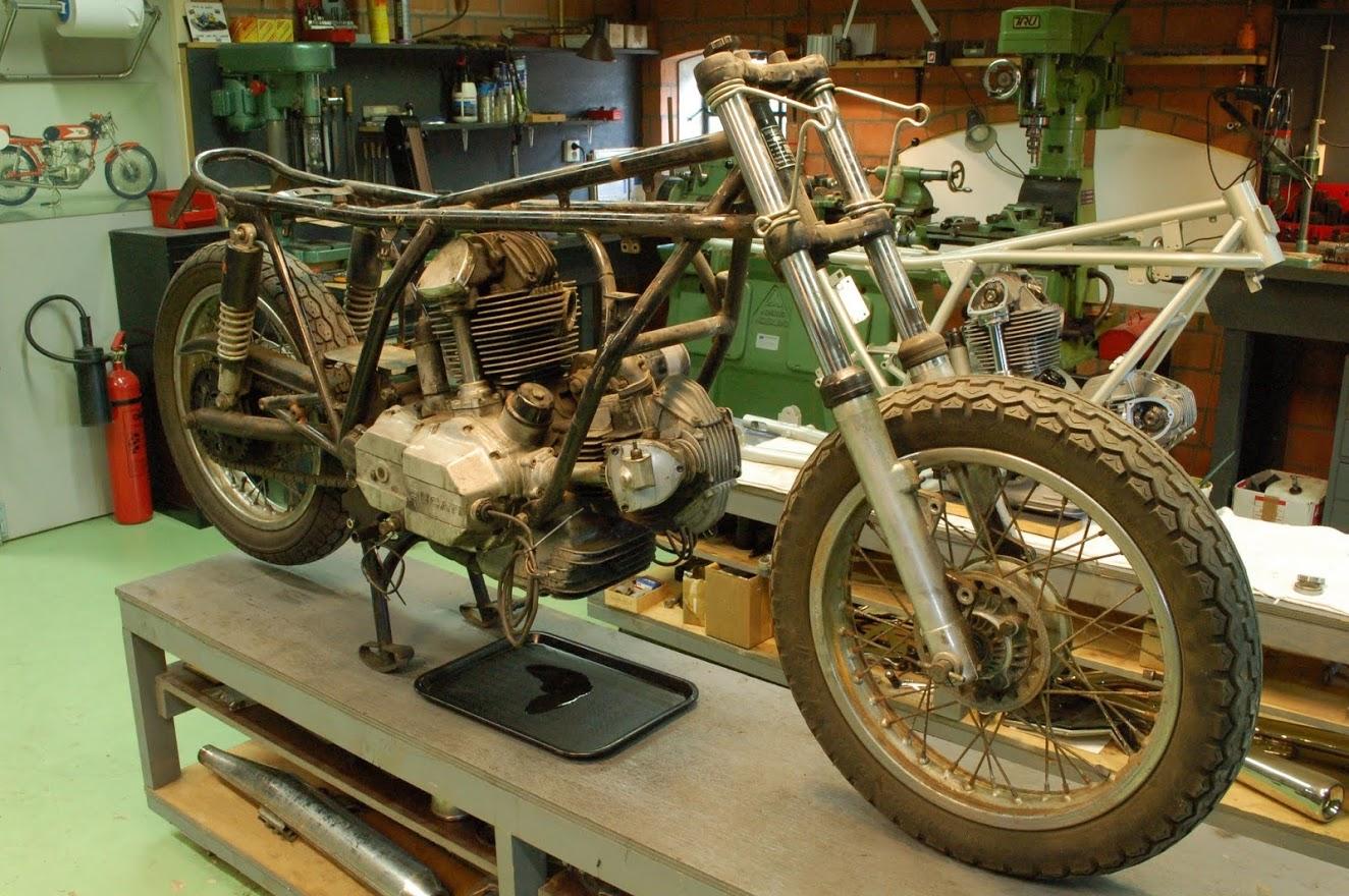 Ducati GTS 900