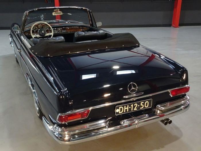Mercedes-Benz 220 SE Cabriolet