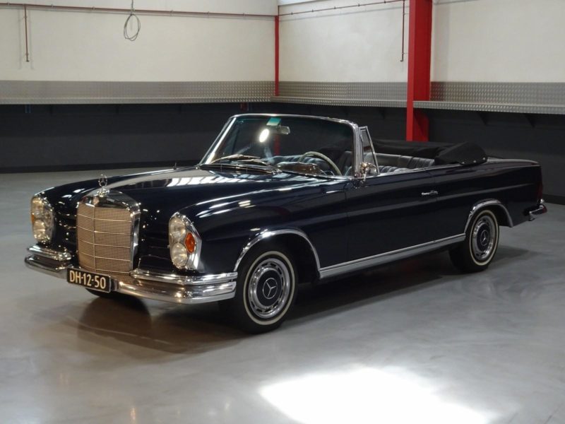Mercedes-Benz 220 SE Cabriolet