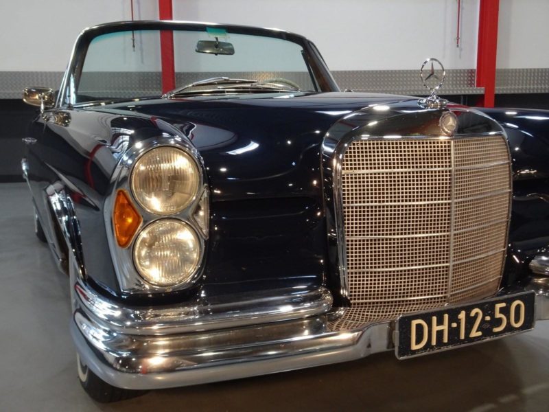 Mercedes-Benz 220 SE Cabriolet