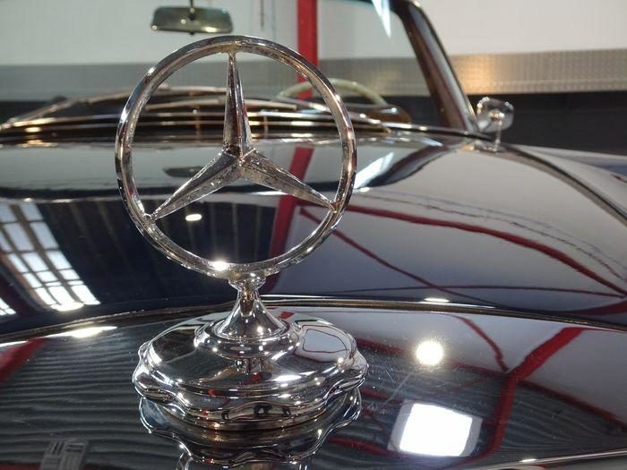 Mercedes-Benz 220 SE Cabriolet
