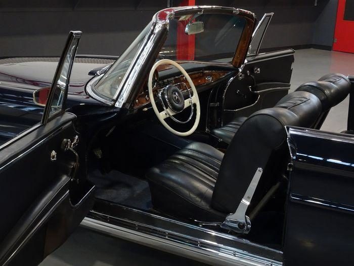 Mercedes-Benz 220 SE Cabriolet