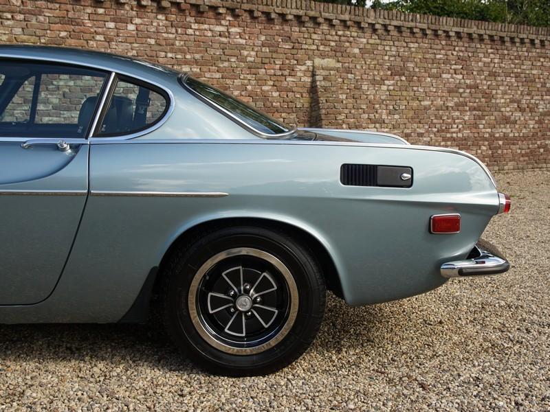 Volvo P1800