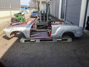 Volkswagen Karmann Ghia voor spuiter