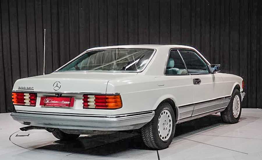 Mercedes-Benz 500SEC zij achterkant