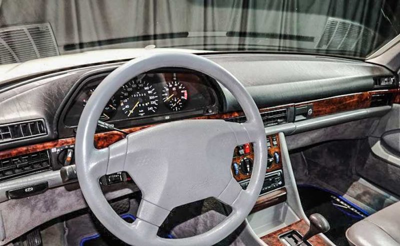 Mercedes-Benz 500SEC interieur