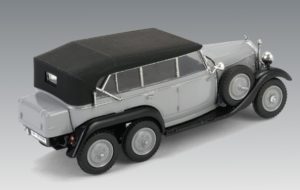 Legervoertuigen Mercedes staff car