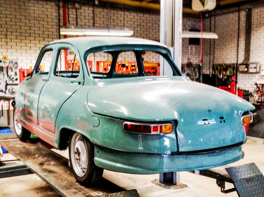 Panhard PL 17 achterant