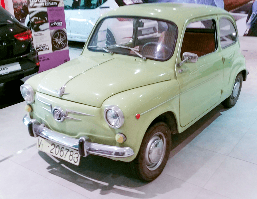 SEAT 600
