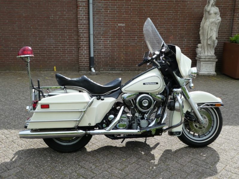 Ex politievoertuigen en zwaailichten: Mag dat? - Auto Motor Klassiek