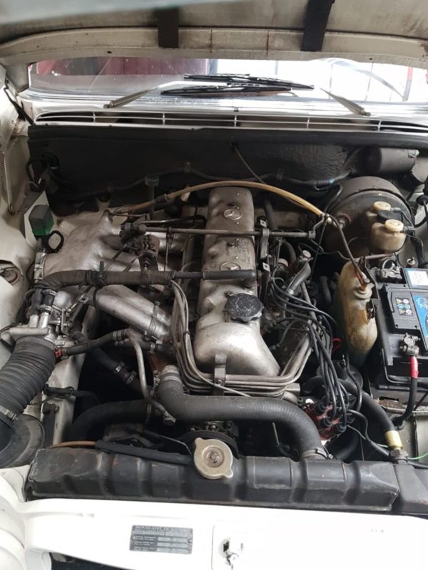 Mercedes-Benz 280 SE W108 motor