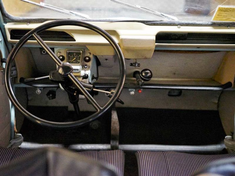 Citroën 2CV AZ interieur