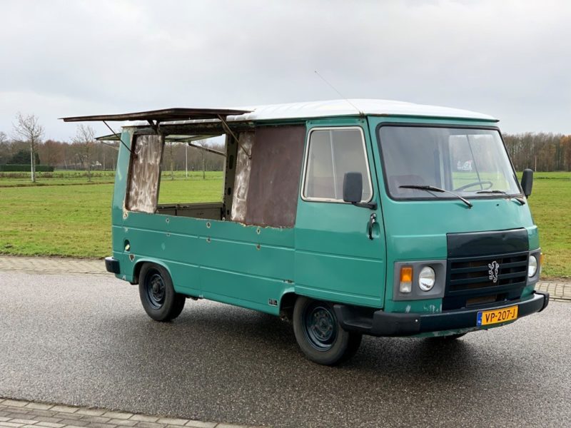 Peugeot J9