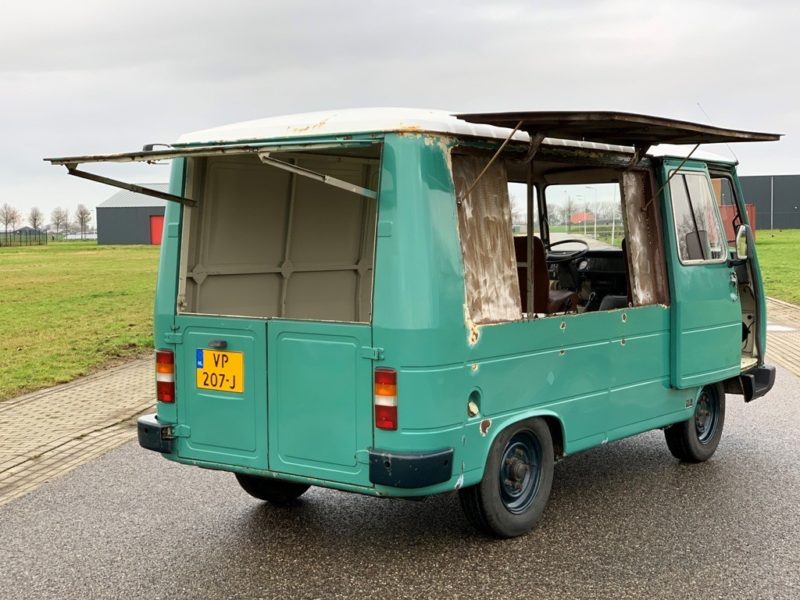 Peugeot J9