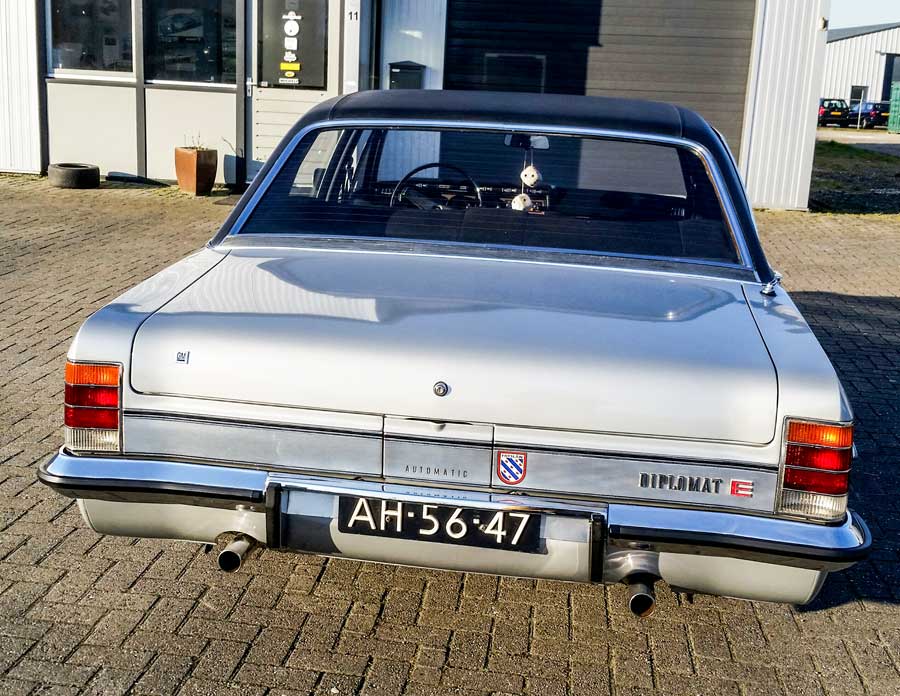Opel Diplomat achterkant