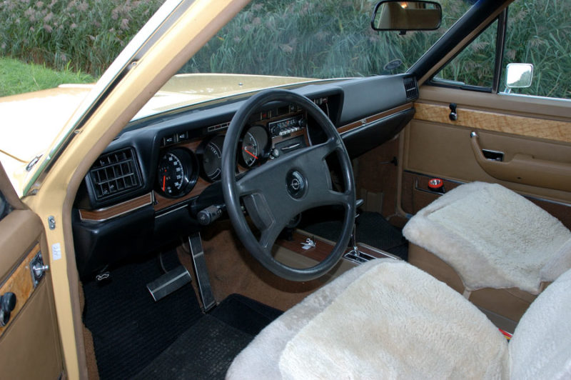 Opel Diplomat B V8